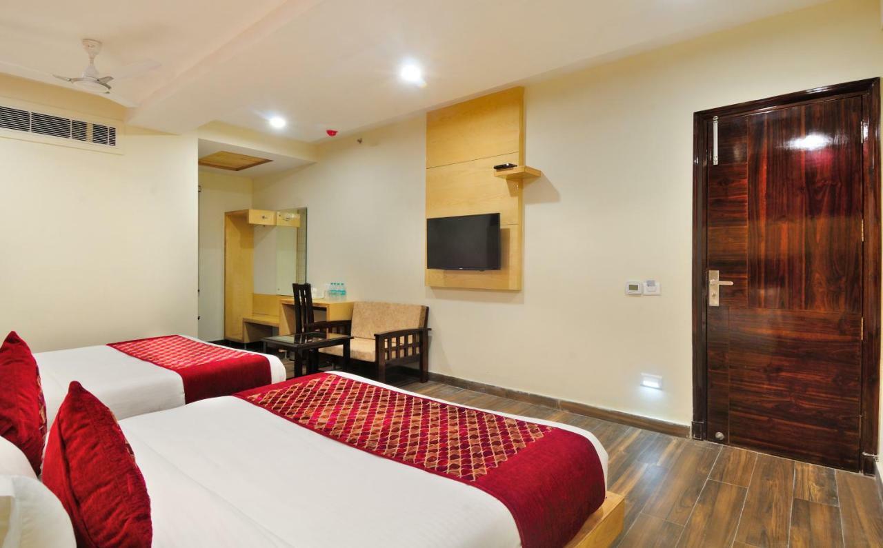 Hotel The Grand Uddhav Neu-Delhi Exterior foto