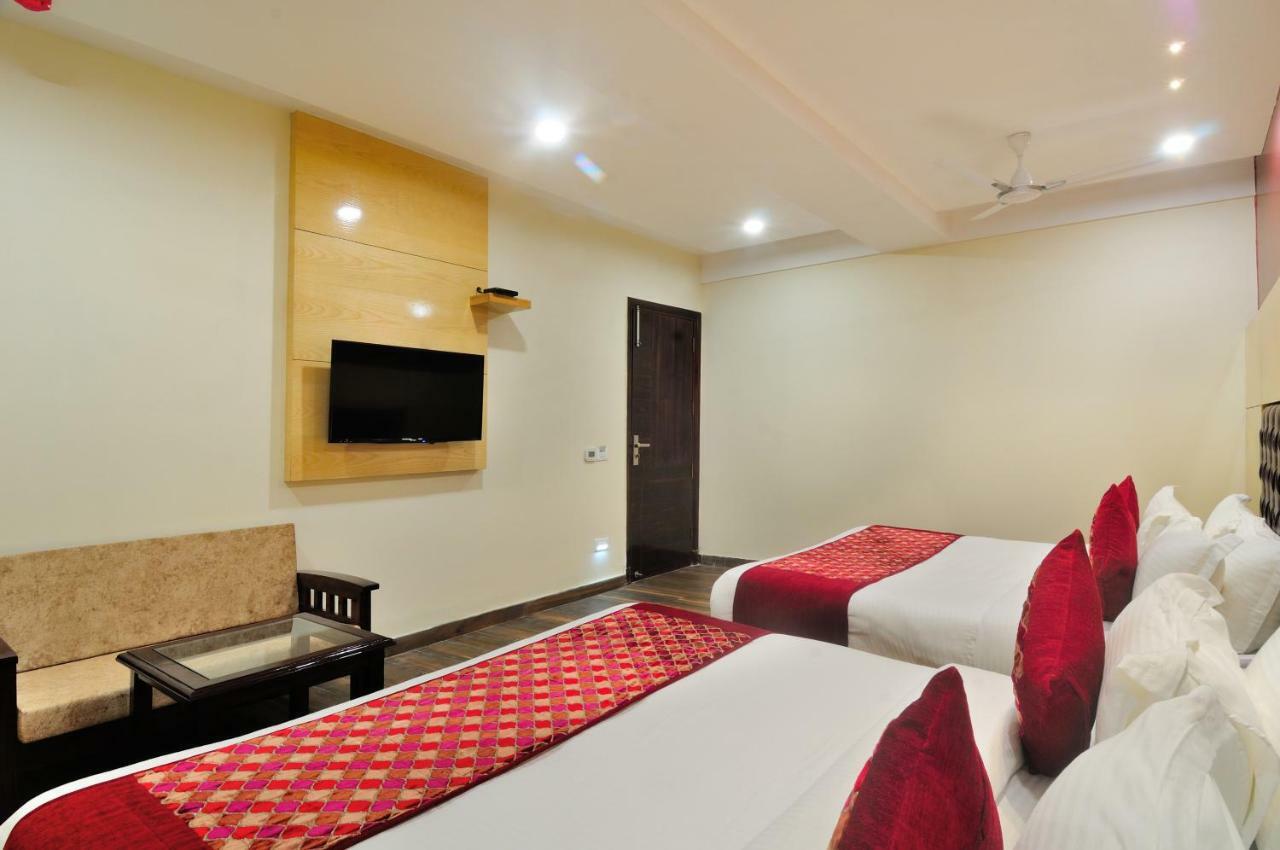 Hotel The Grand Uddhav Neu-Delhi Exterior foto