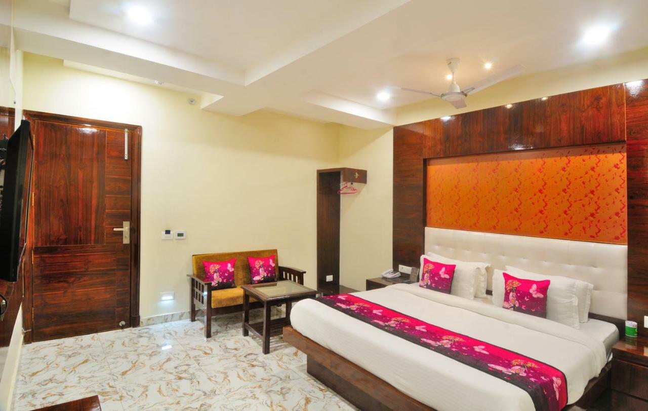 Hotel The Grand Uddhav Neu-Delhi Exterior foto
