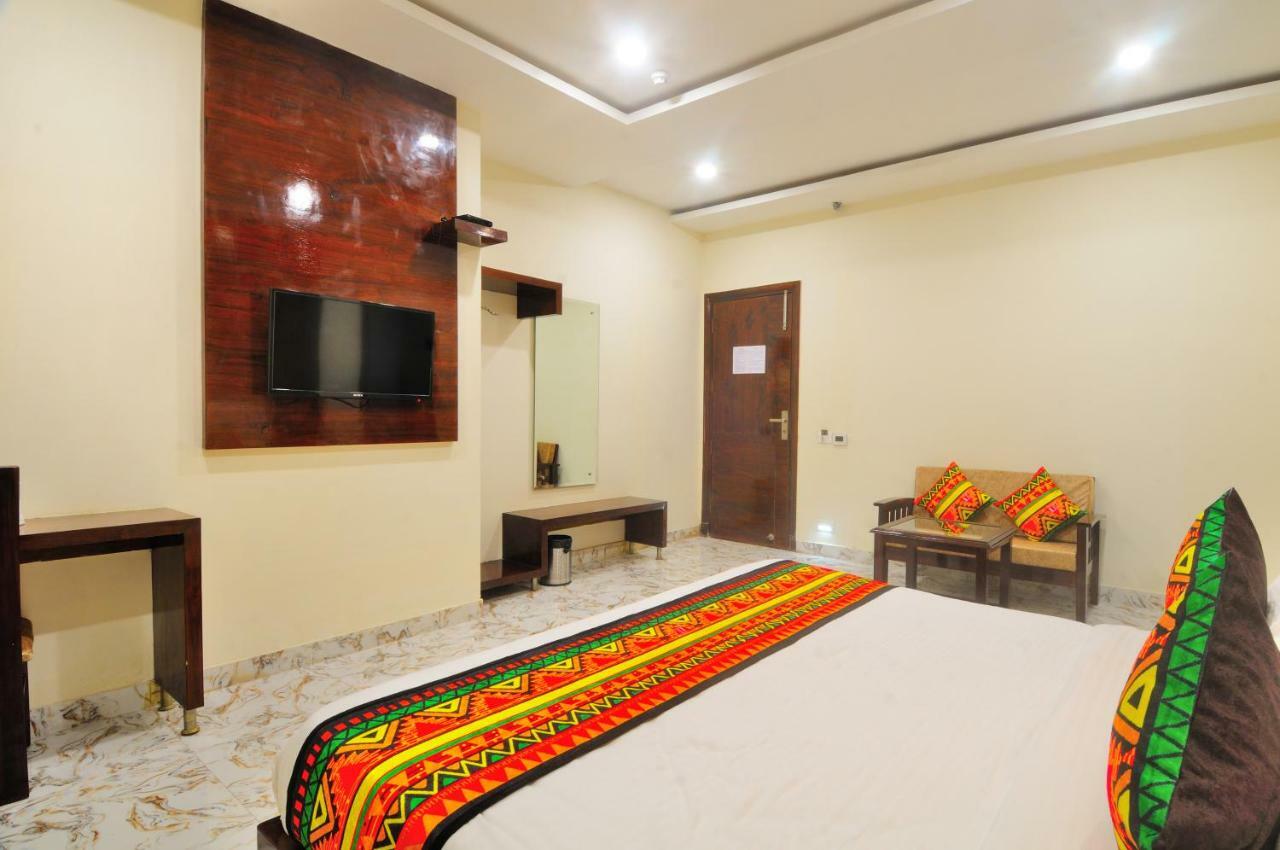 Hotel The Grand Uddhav Neu-Delhi Exterior foto