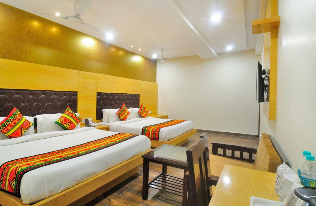 Hotel The Grand Uddhav Neu-Delhi Exterior foto